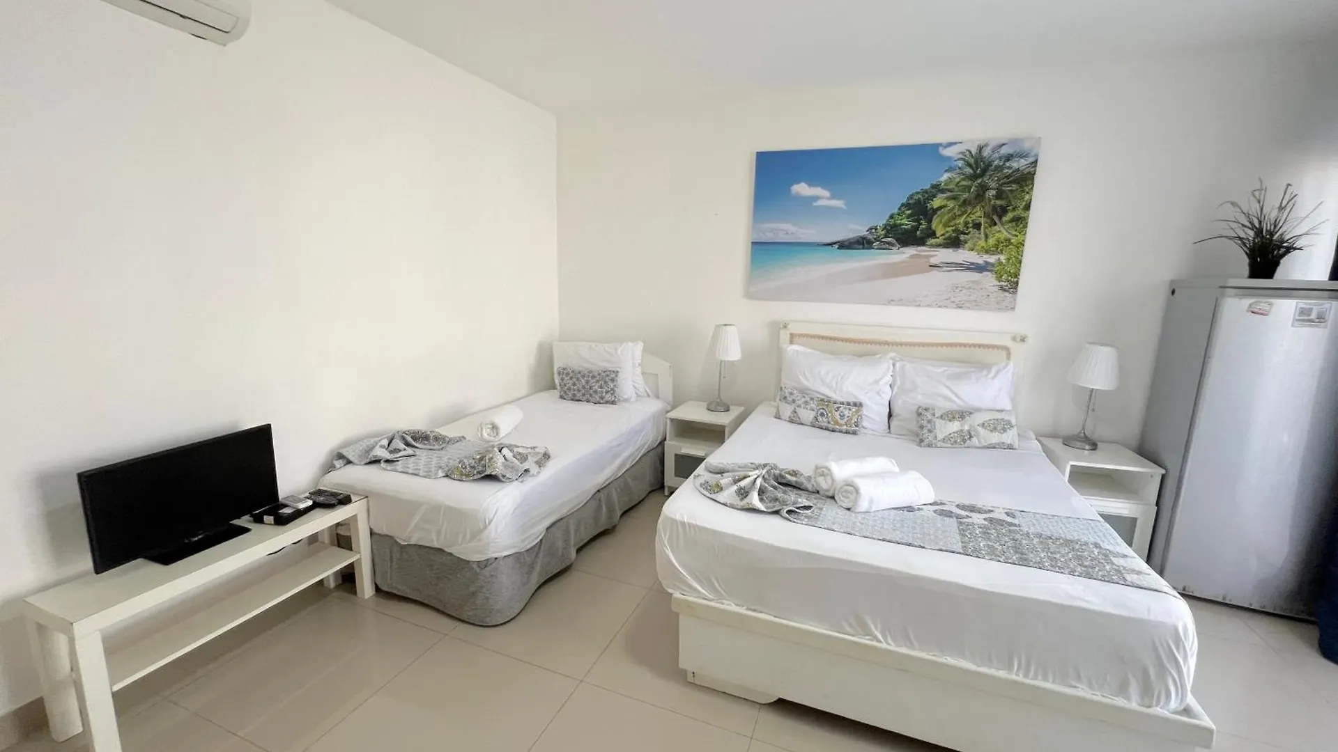 Sol Caribe Suites - Playa Los Corales - Beach Club, Wifi, Swimming Pool Punta Cana Hotel