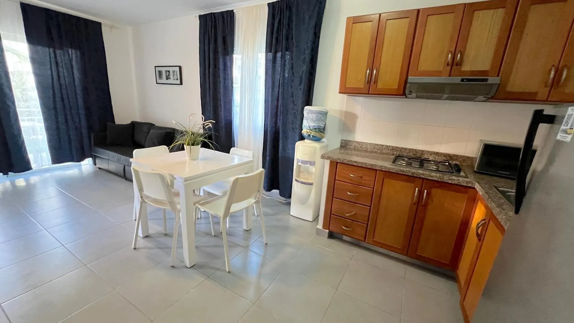 Sol Caribe Suites - Playa Los Corales - Beach Club, Wifi, Swimming Pool Punta Cana