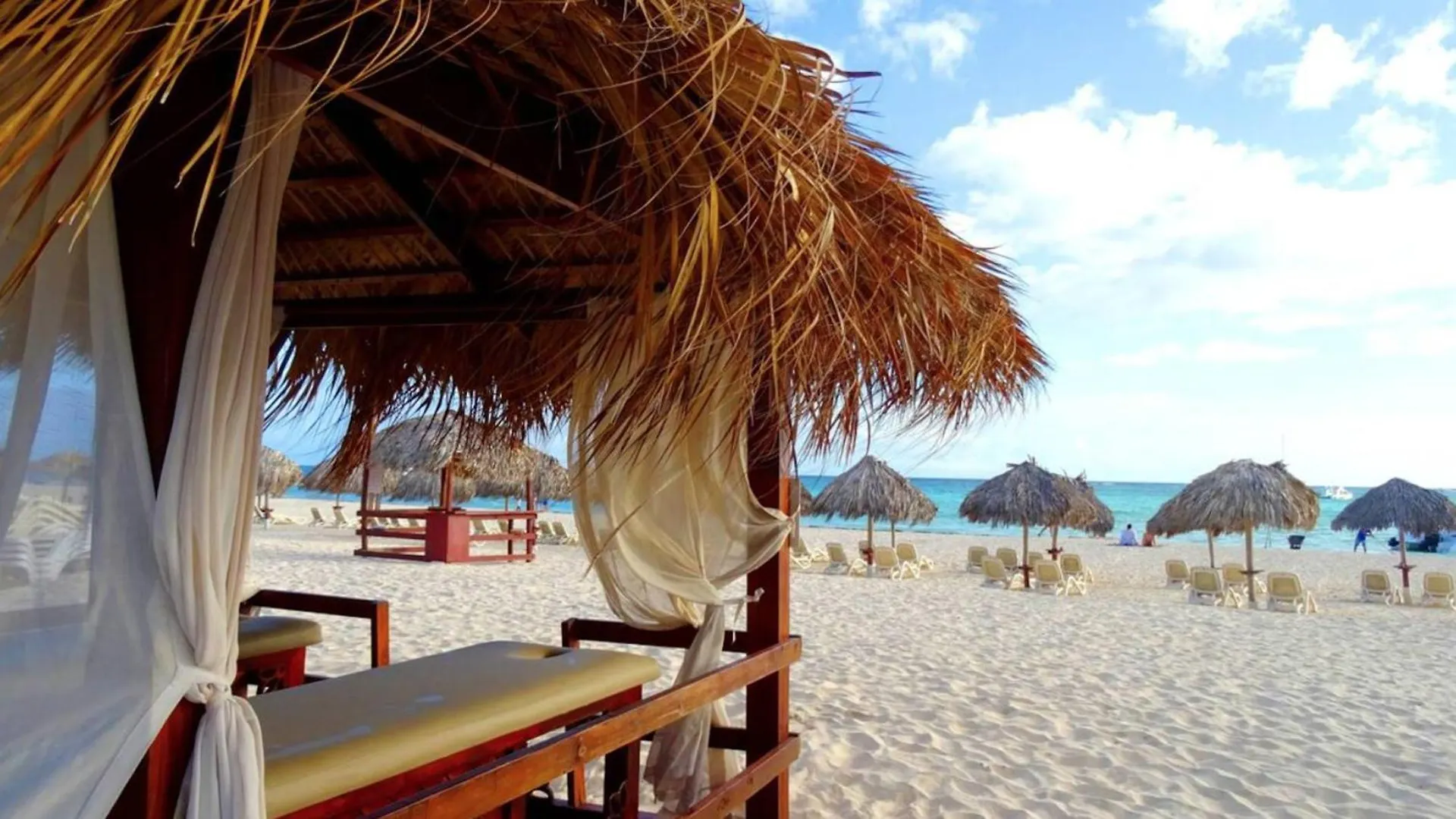 Sol Caribe Suites - Playa Los Corales - Beach Club, Wifi, Swimming Pool Punta Cana Hotel