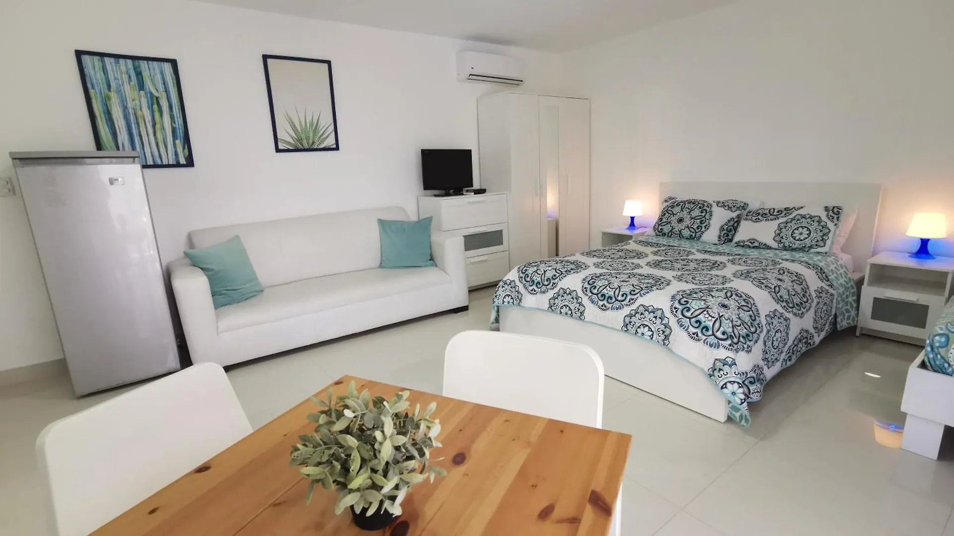 Sol Caribe Suites - Playa Los Corales - Beach Club, Wifi, Swimming Pool Punta Cana 5*,  República Dominicana
